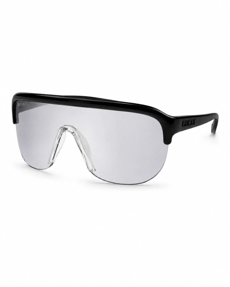 Gucci GG1645S 003 ανδρικά sports visor γυαλιά ηλίου σε πλάγια όψη με μαύρο σκελετό και silver mirror φακό
