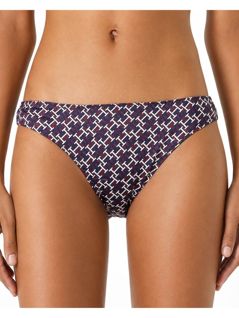 Tommy Hilfiger monogram bikini σλιπ φορεμένο από γυναικείο μοντέλο