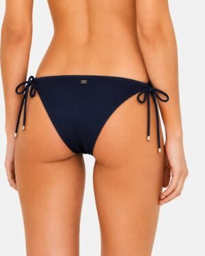 Tommy Hilfiger navy bikini bottom φορεμένο σε μοντέλο πίσω