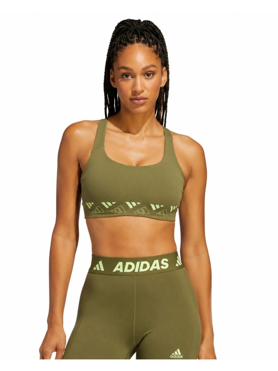 Μοντέλο φοράει Adidas PWI MS Logo Focus Olive αθλητικό μπουστάκι