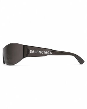 Πλαϊνή όψη Balenciaga BB0257S 001 με μαύρο βραχίονα και λευκό Balenciaga logo