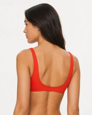 Tommy Jeans κόκκινο bikini top φορεμένο πίσω όψη