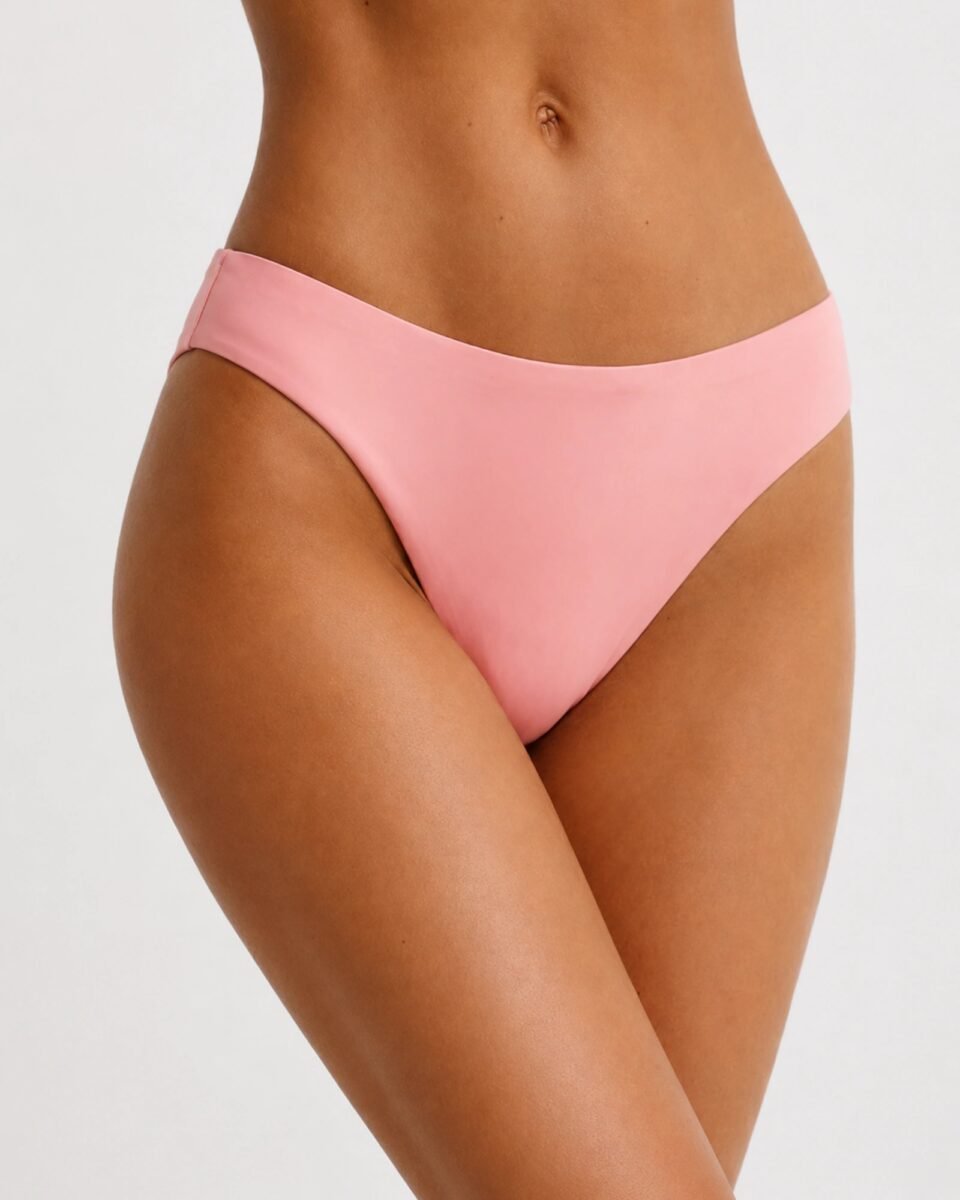 Tommy Jeans ροζ Brazilian bikini bottom φορεμένο μπροστινή όψη