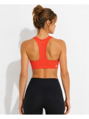 Πίσω εφαρμογή Adidas Powerimpact πορτοκαλί αθλητικού μπουστακιού σε μοντέλο