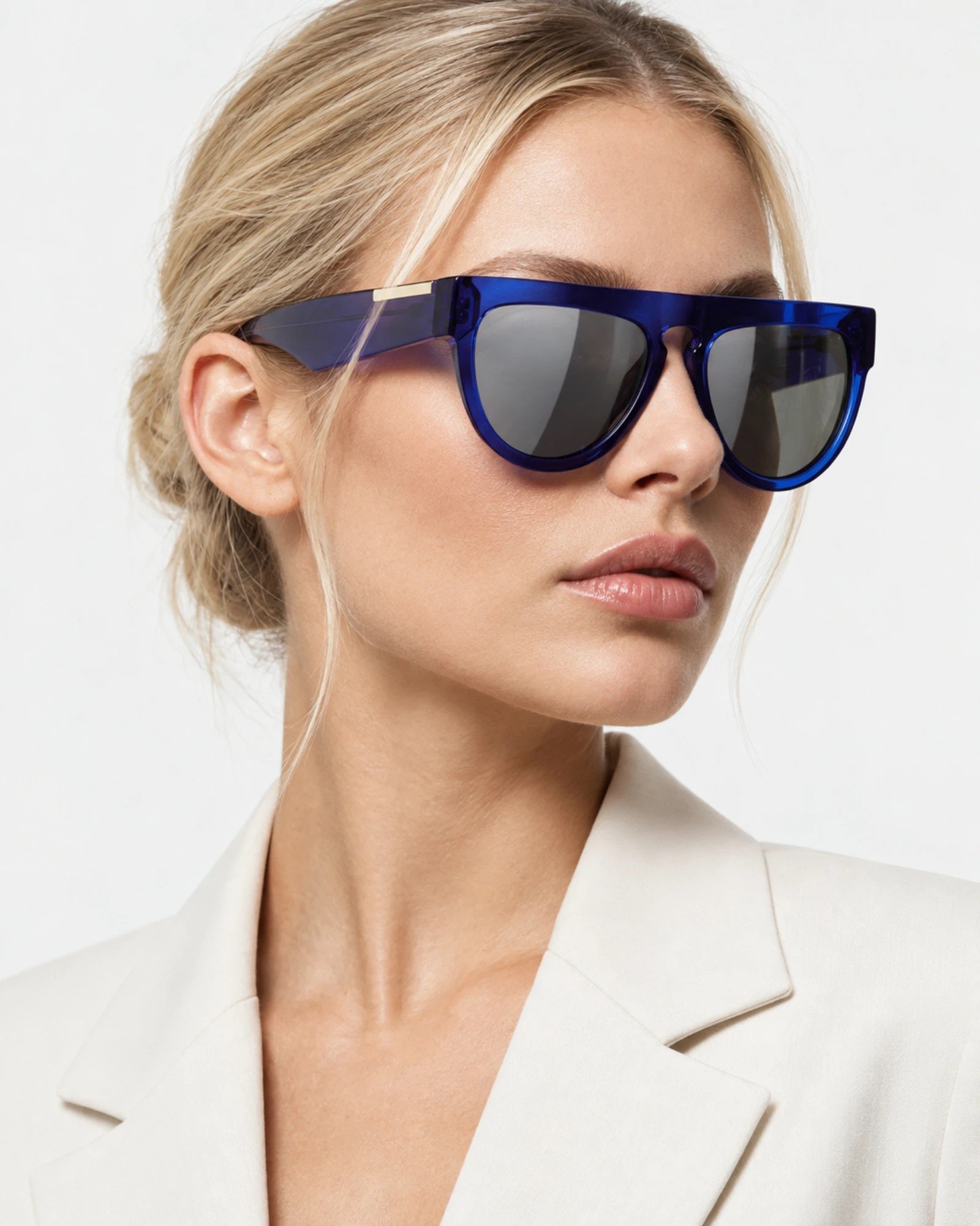 Γυναικείο μοντέλο με Burberry BE4416U 34926G μπλε γυαλιά ηλίου