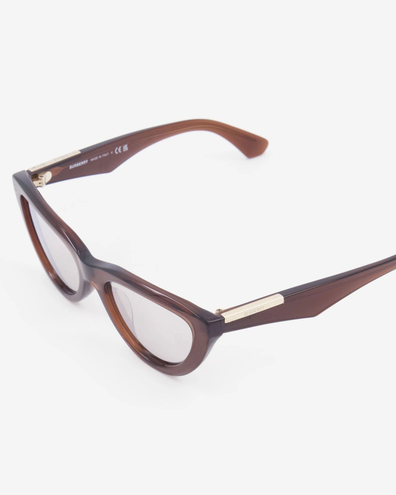 Burberry BE4436U 41448V καφέ cat-eye γυαλιά ηλίου πλάγια όψη
